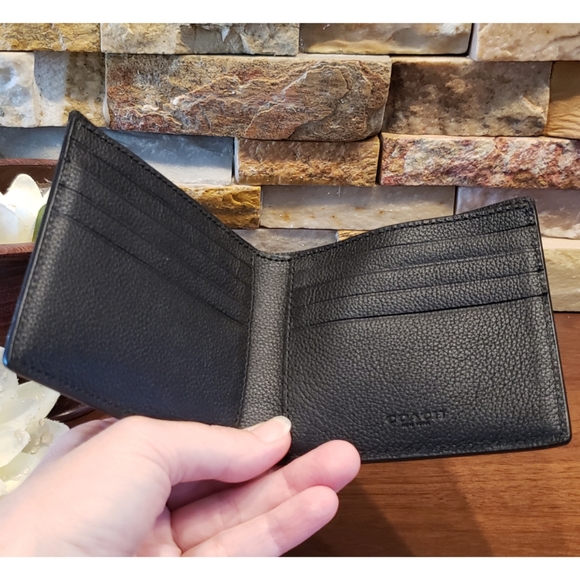 *Last one*!  NEW Coach Calf Leather Wallet - Picture 2 of 5